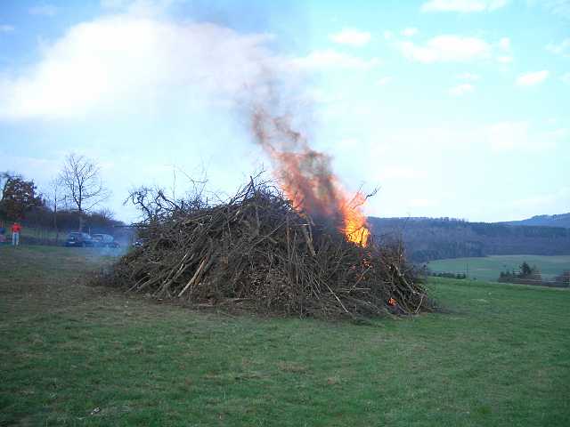 Osterfeuer-2005_010.JPG