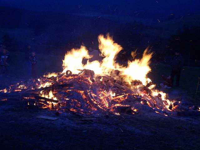 Osterfeuer-2005_030.JPG